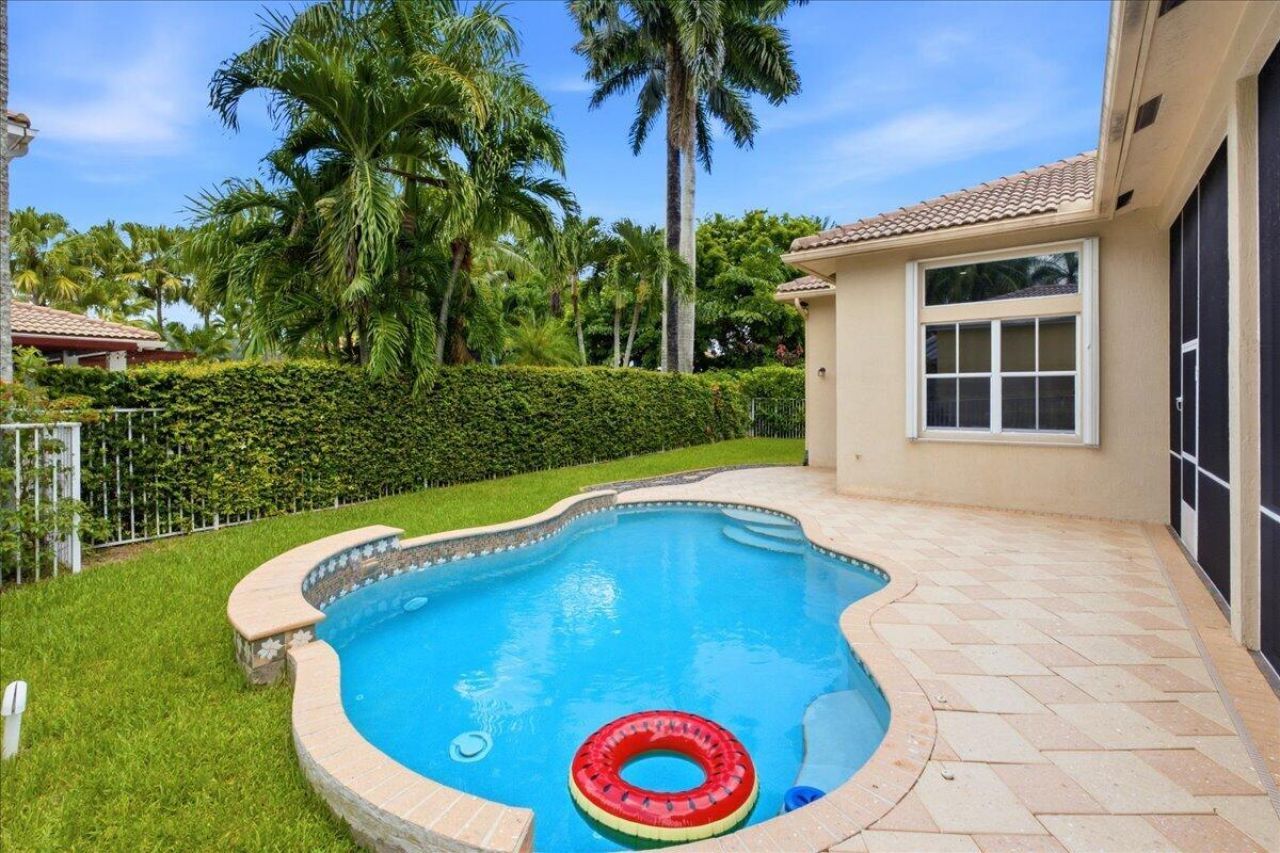 2458 Greenbrier Court, Weston, FL 33327 Photo