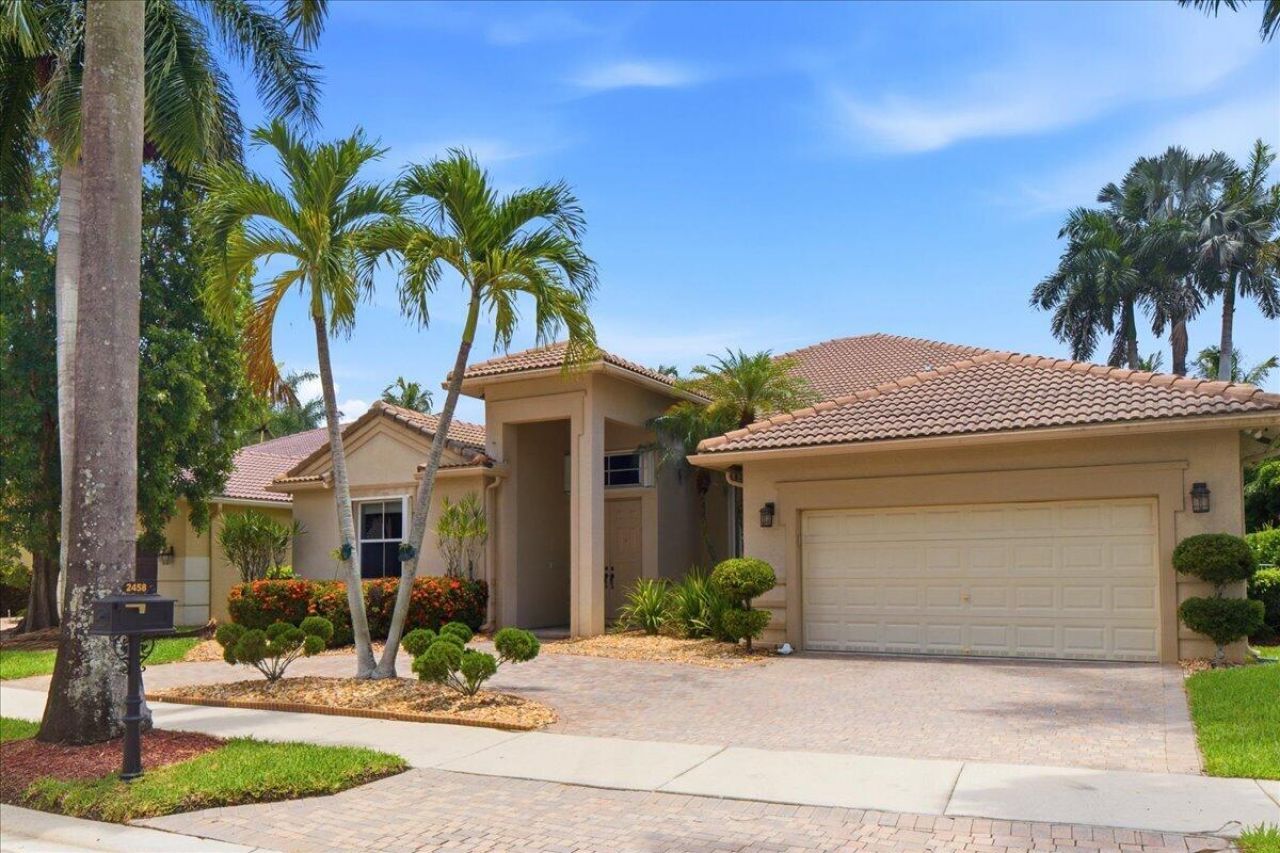 2458 Greenbrier Court, Weston, FL 33327 Photo
