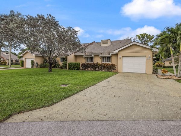 6845 FOUNTAINS Circle, Lake Worth, FL 33467
