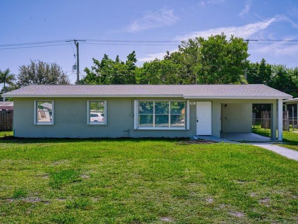 911 SE Dolphin Drive, Stuart, FL 34996