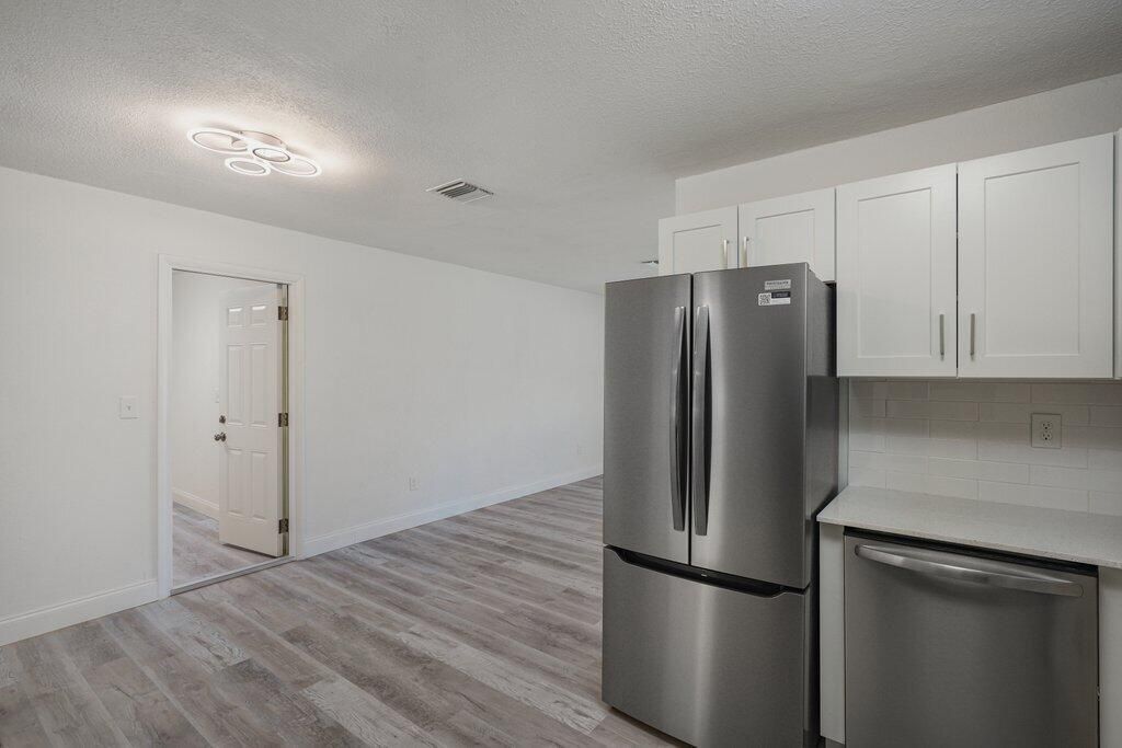 911 SE Dolphin Drive, Stuart, FL 34996 Photo