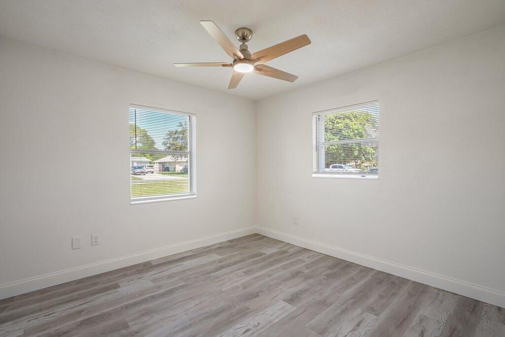 911 SE Dolphin Drive, Stuart, FL 34996 Photo