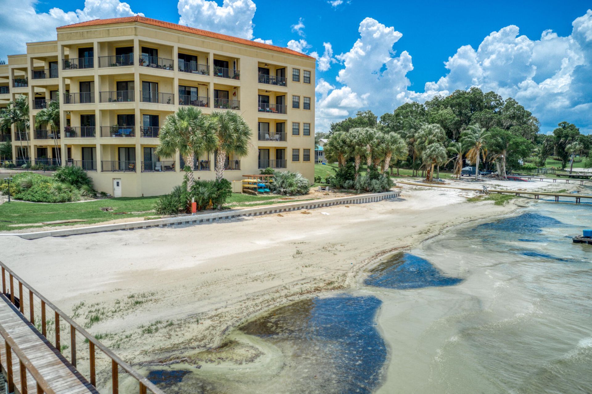 2351 Lakeview Drive, Unit 209, Sebring, FL 33870 Photo
