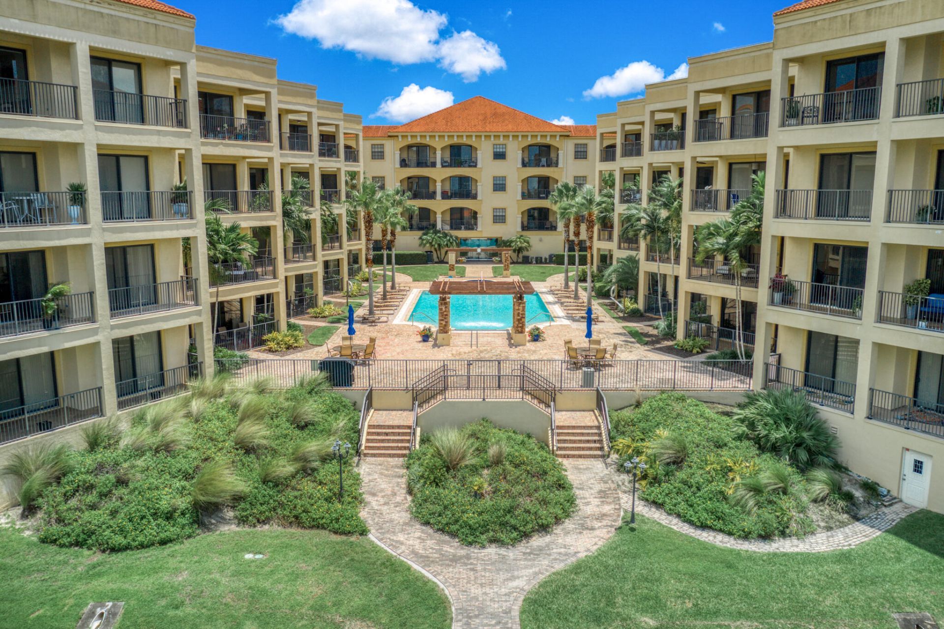 2351 Lakeview Drive, Unit 209, Sebring, FL 33870 Photo