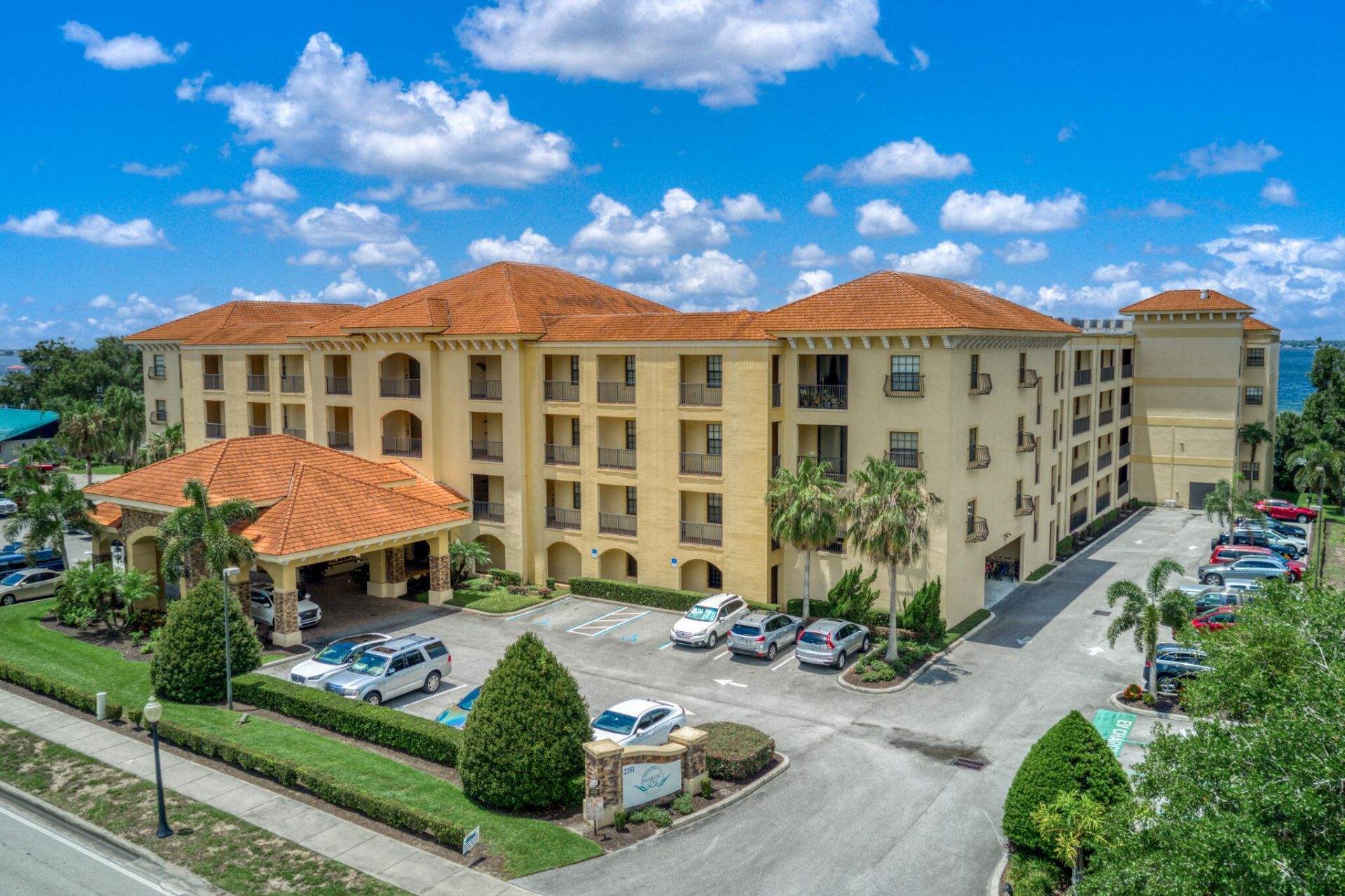2351 Lakeview Drive, Unit 209, Sebring, FL 33870 Photo
