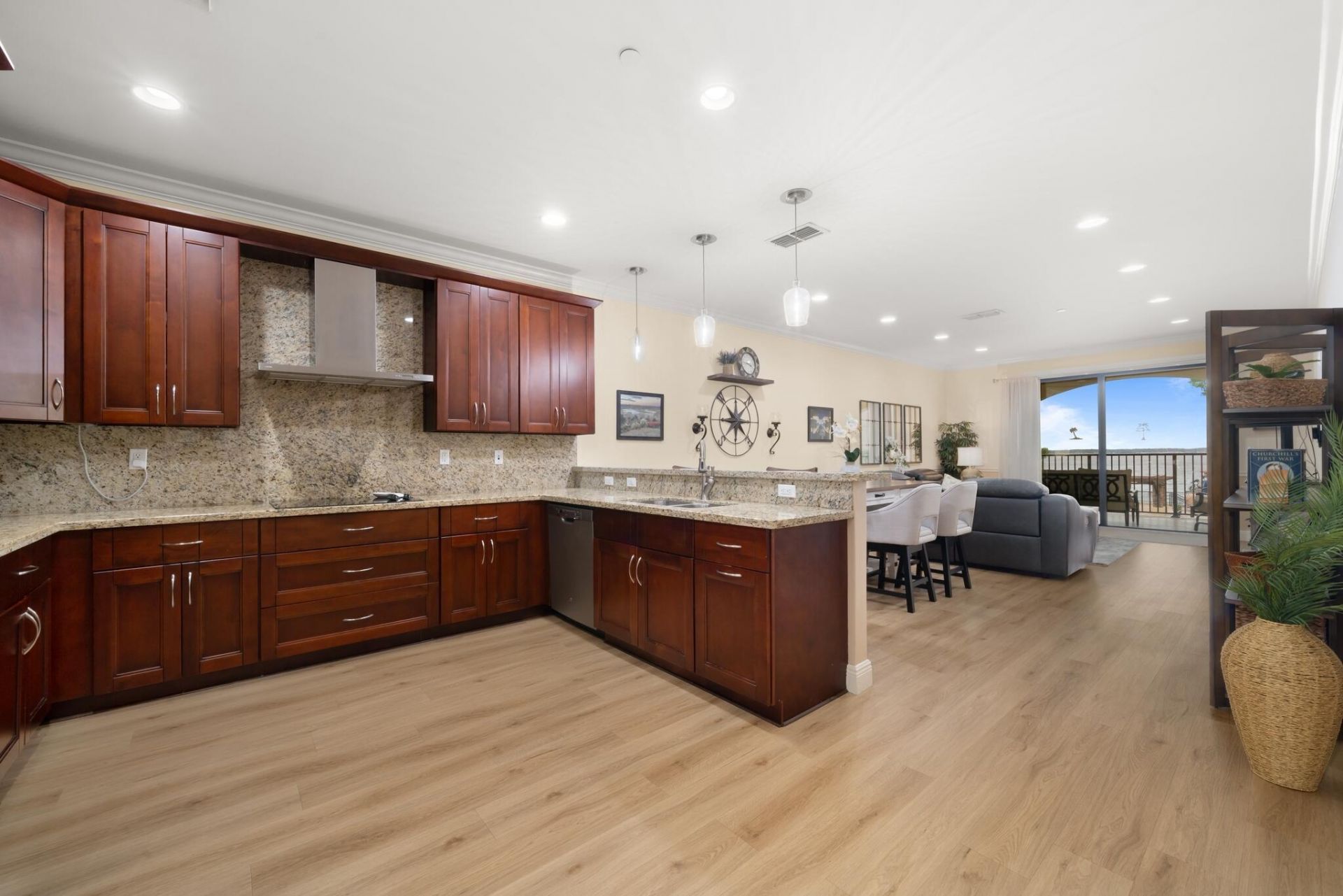 2351 Lakeview Drive, Unit 209, Sebring, FL 33870 Photo
