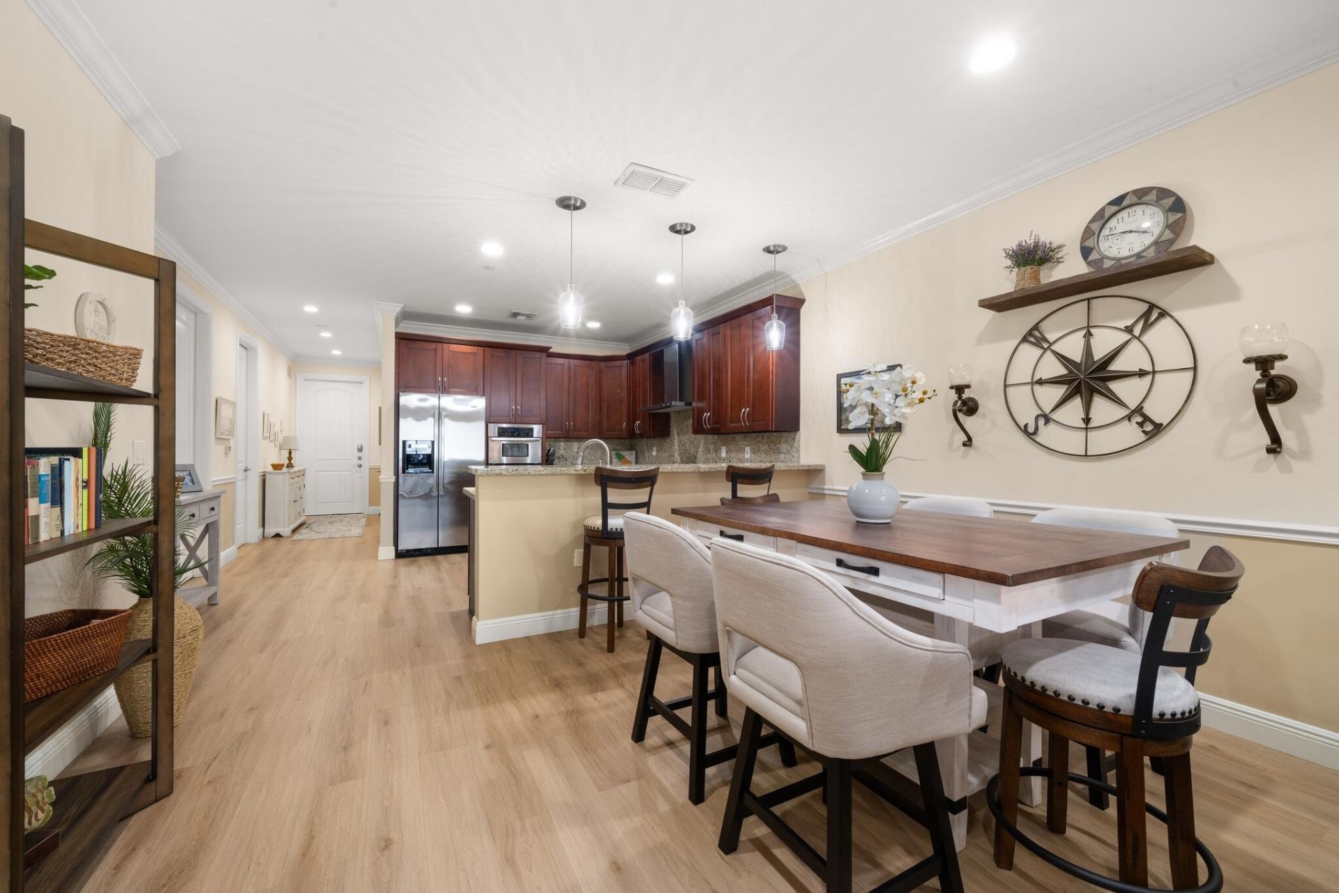 2351 Lakeview Drive, Unit 209, Sebring, FL 33870 Photo