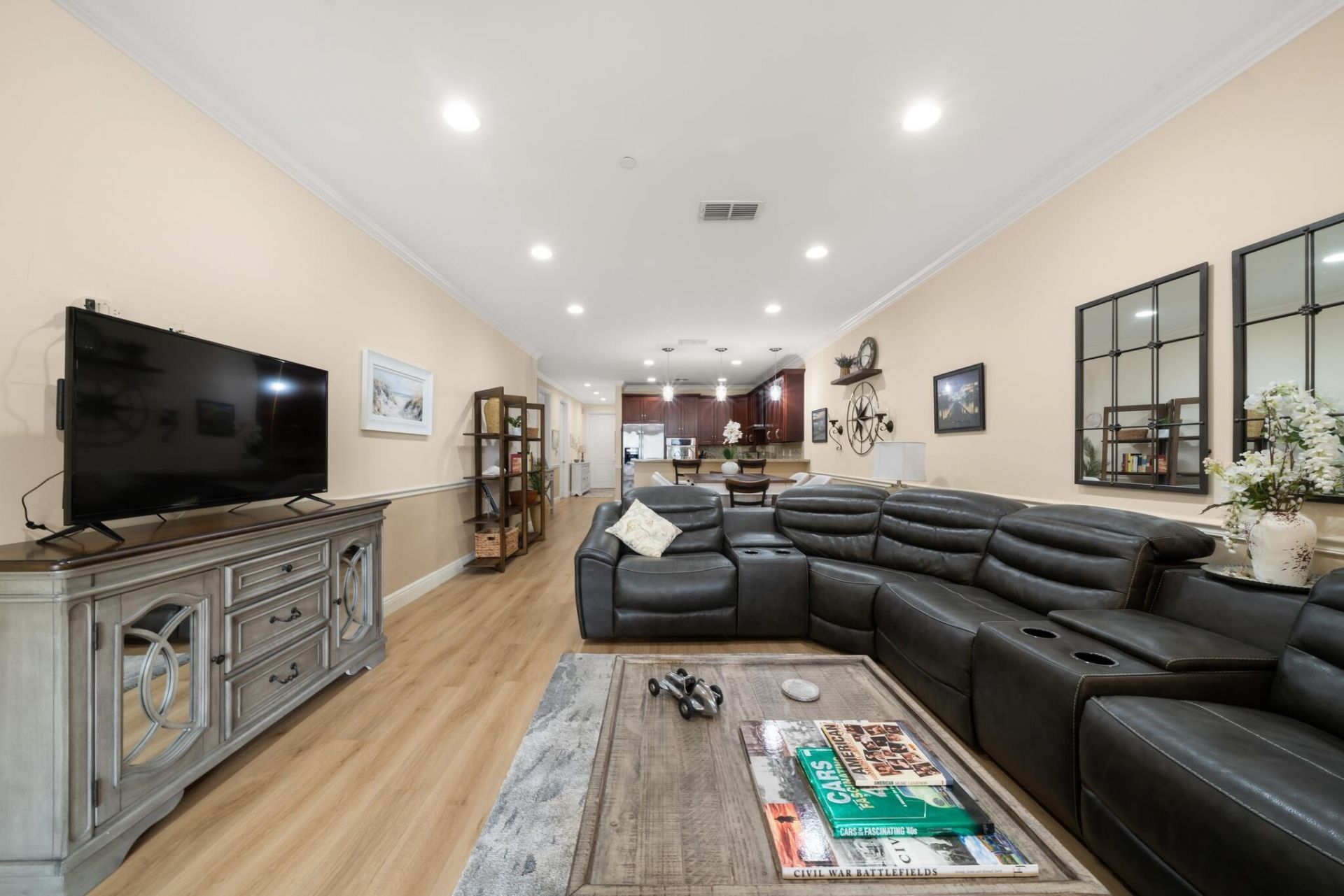 2351 Lakeview Drive, Unit 209, Sebring, FL 33870 Photo
