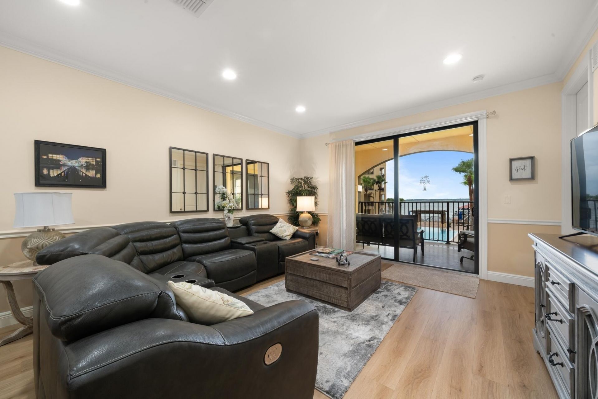 2351 Lakeview Drive, Unit 209, Sebring, FL 33870 Photo