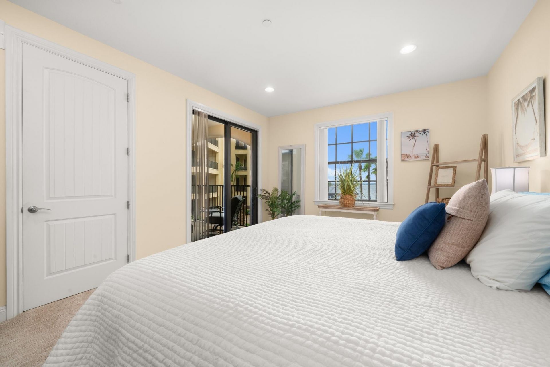 2351 Lakeview Drive, Unit 209, Sebring, FL 33870 Photo