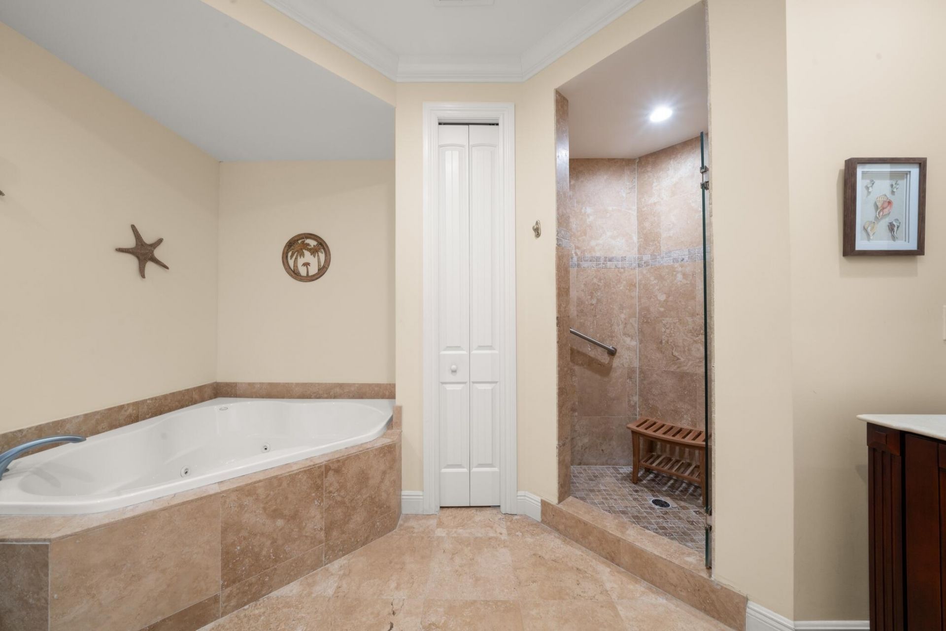 2351 Lakeview Drive, Unit 209, Sebring, FL 33870 Photo