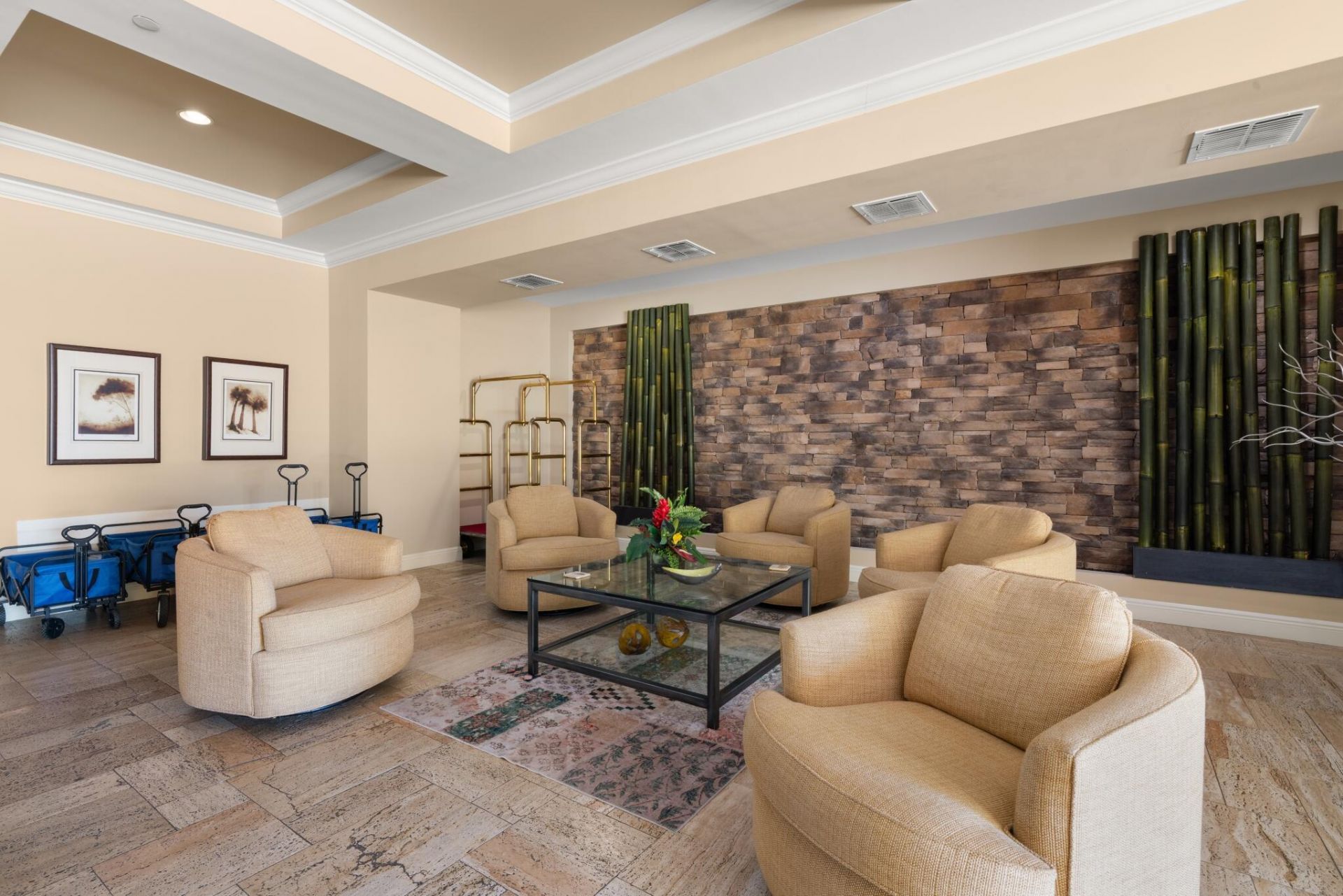 2351 Lakeview Drive, Unit 209, Sebring, FL 33870 Photo