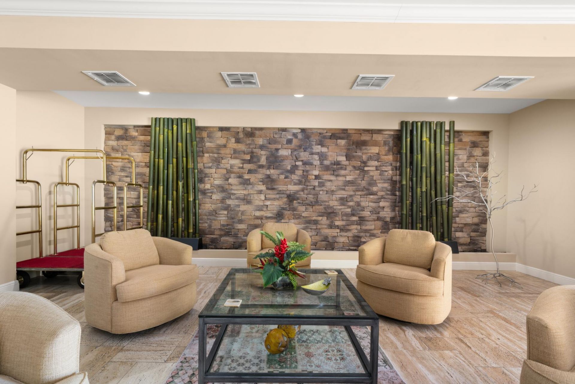 2351 Lakeview Drive, Unit 209, Sebring, FL 33870 Photo