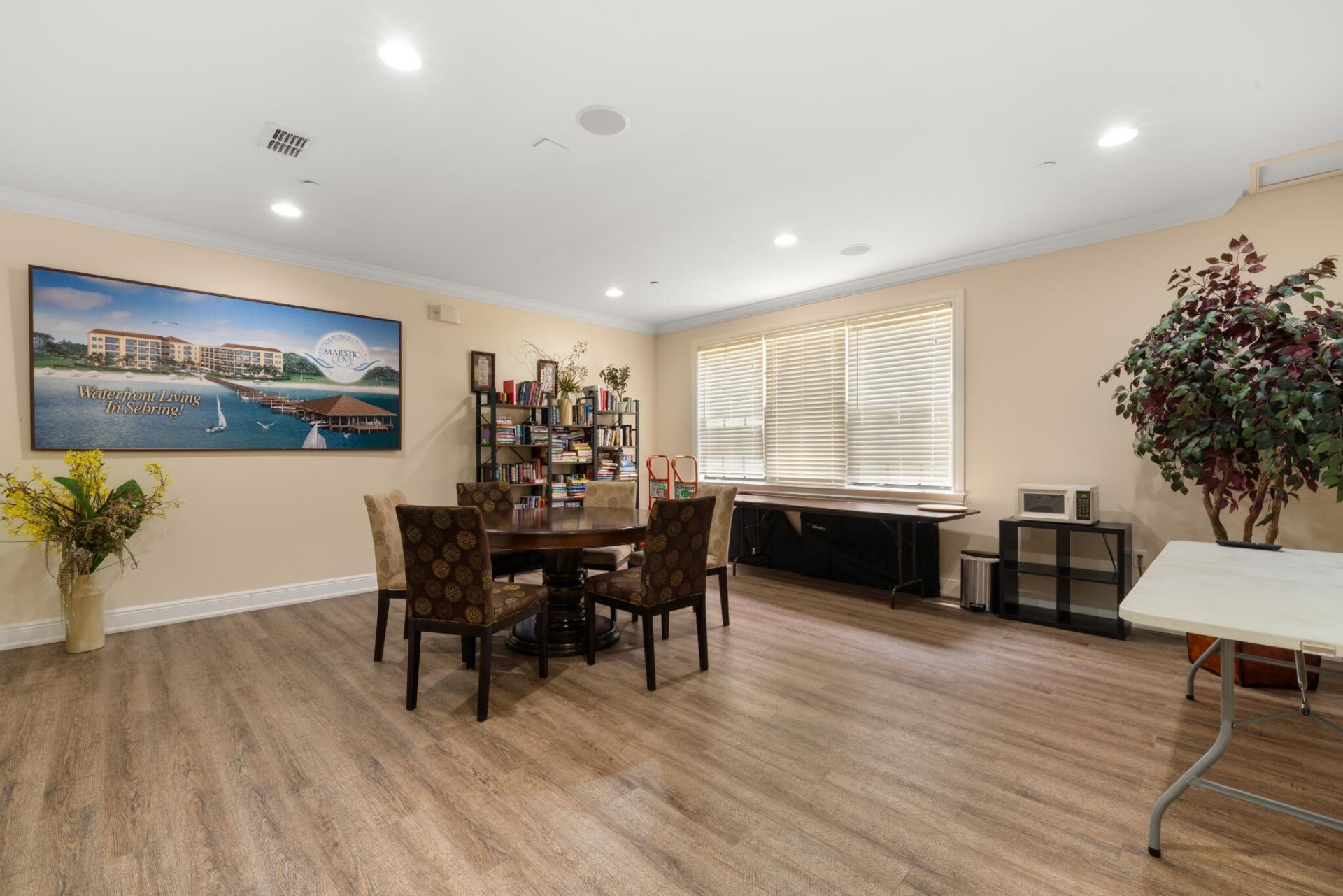 2351 Lakeview Drive, Unit 209, Sebring, FL 33870 Photo