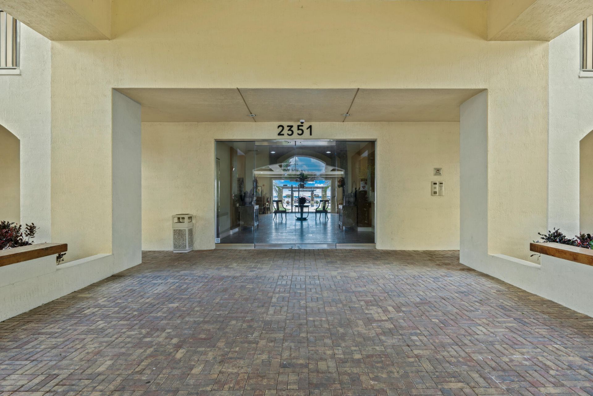2351 Lakeview Drive, Unit 209, Sebring, FL 33870 Photo
