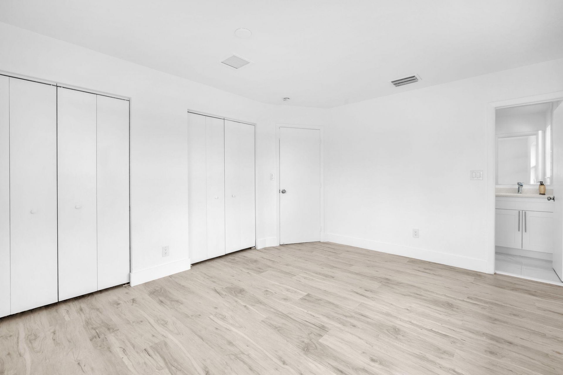 4872 NW 6th Court, Plantation, FL 33317 Photo