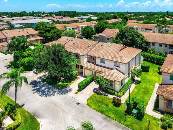 6757 Via Regina, Boca Raton, FL 33433