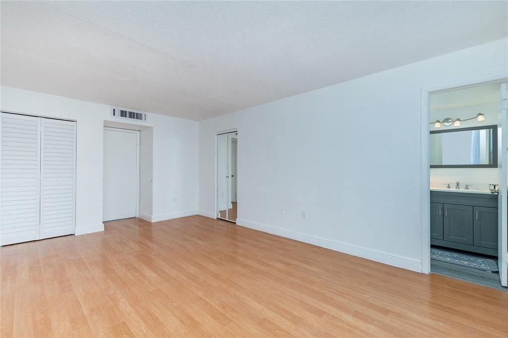 1101 NE 191st Street, Unit H301, Miami, FL 33179 Photo