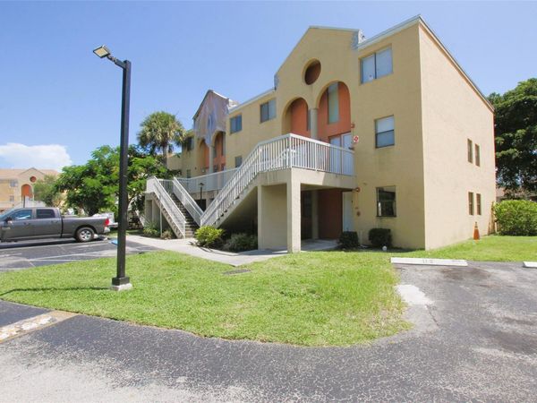 5200 NW 31st Avenue, Unit 98, Fort Lauderdale, FL 33309