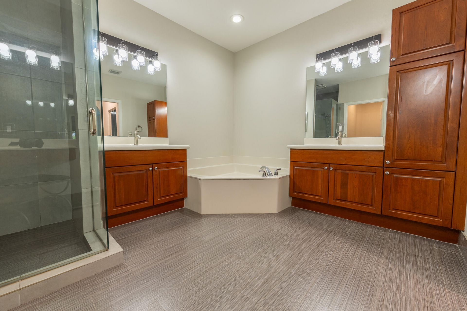 1639 Passion Vine Circle, Unit 16-4, Weston, FL 33326 Photo