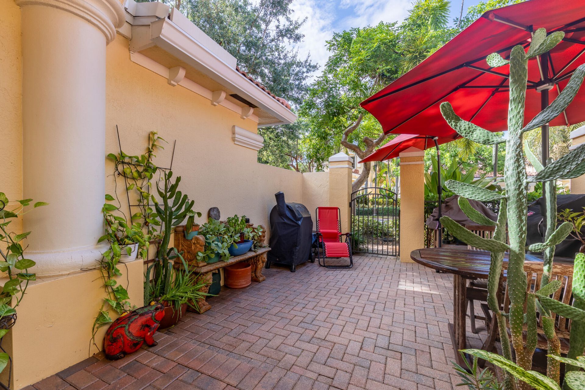 1639 Passion Vine Circle, Unit 16-4, Weston, FL 33326 Photo