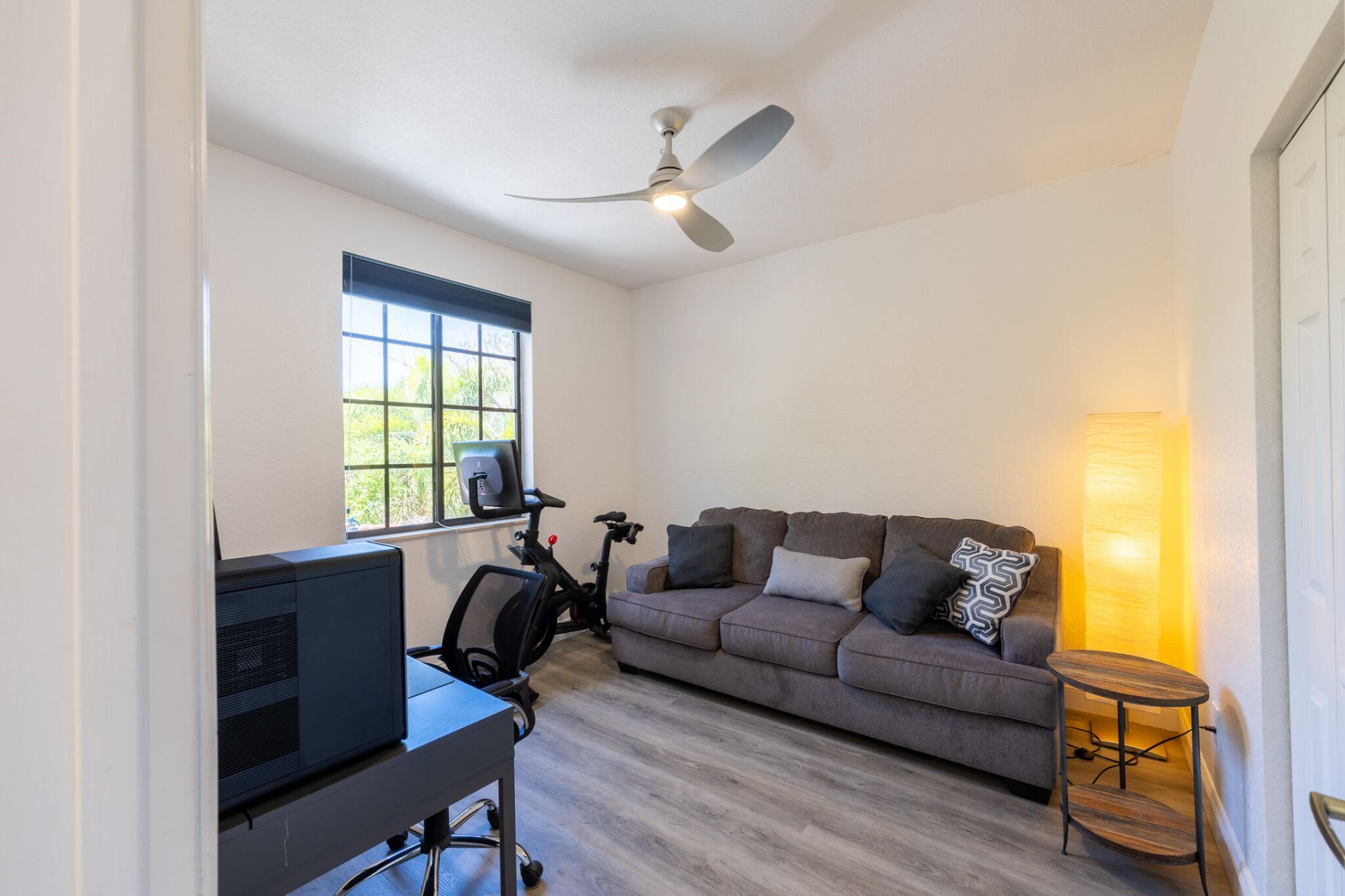 1639 Passion Vine Circle, Unit 16-4, Weston, FL 33326 Photo