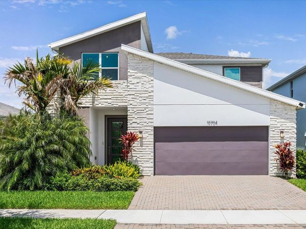 10704 SW Estella Lane, Port St. Lucie, FL 34987