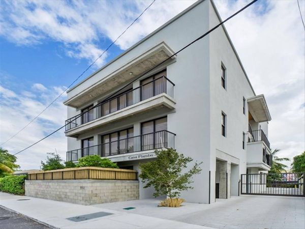 1053 NW 29th Street, Unit Casa Flamb, Miami, FL 33127