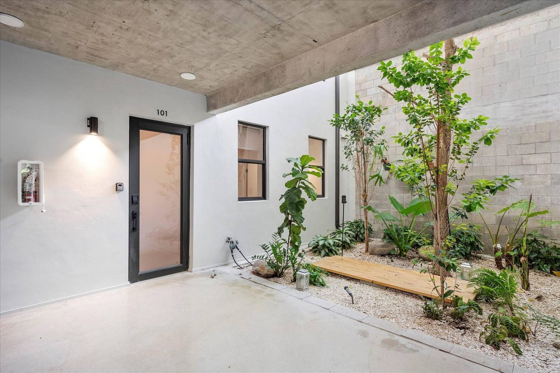 1053 NW 29th Street, Unit Casa Flamb, Miami, FL 33127 Photo