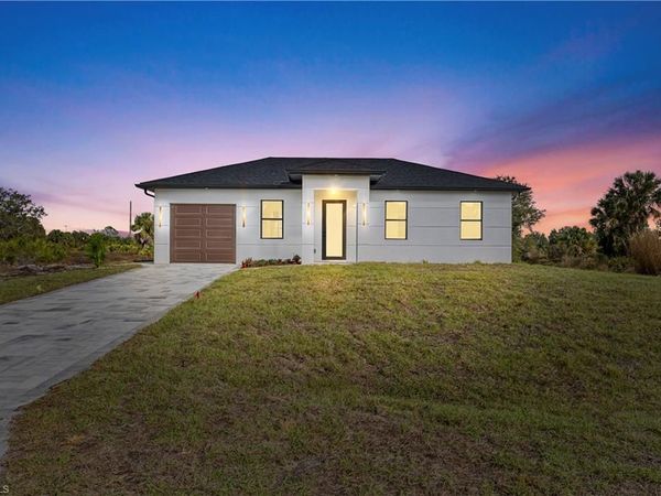 927 Norfolk AVE S, LEHIGH ACRES, FL 33974