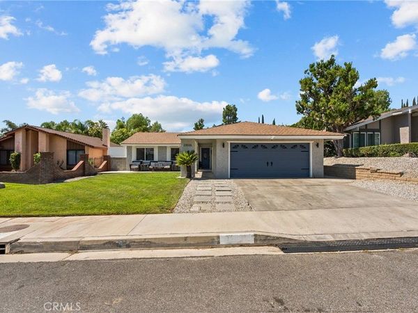 23026 Posada, Valencia, CA 91354