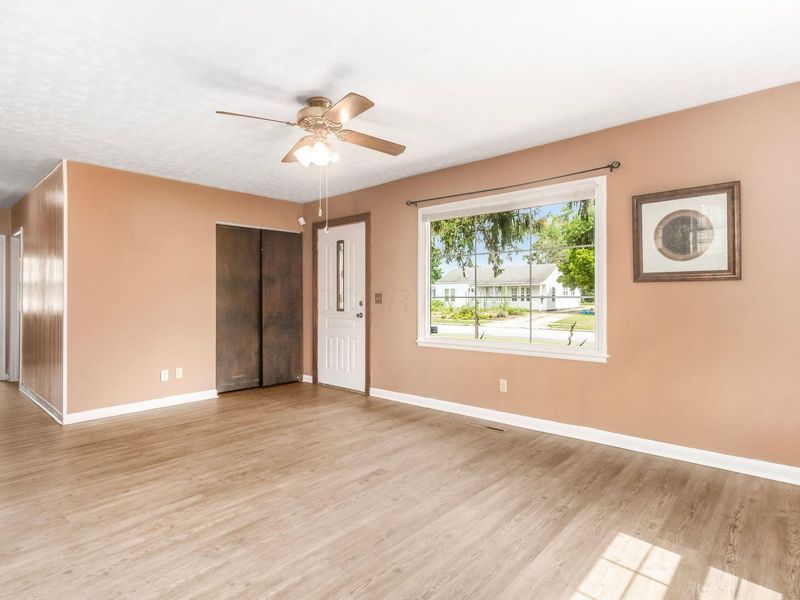 4595 Annhurst Road, Columbus, OH 43228 Photo 11
