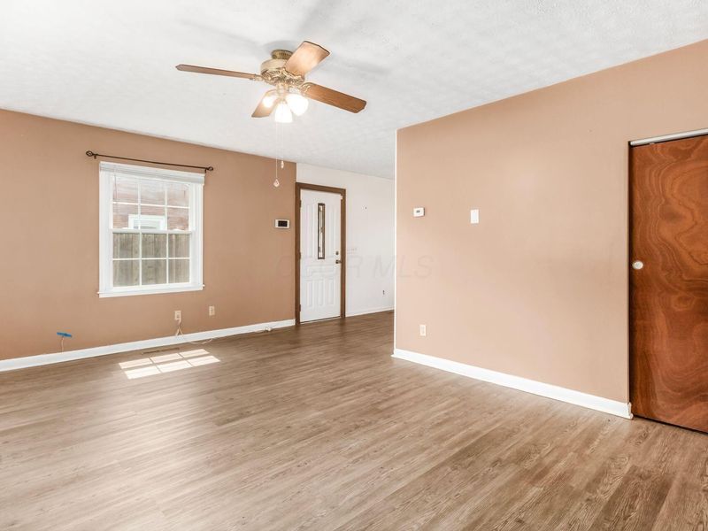 4595 Annhurst Road, Columbus, OH 43228 Photo 8