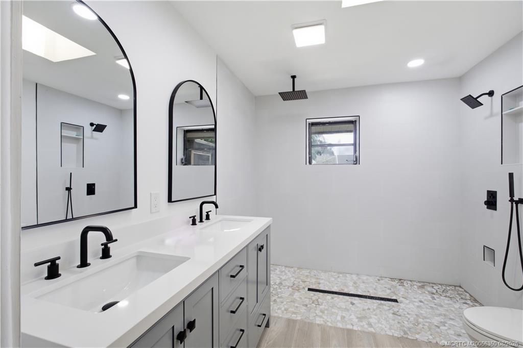 822 SE Cavern Avenue, Port Saint Lucie, FL 34983 Photo