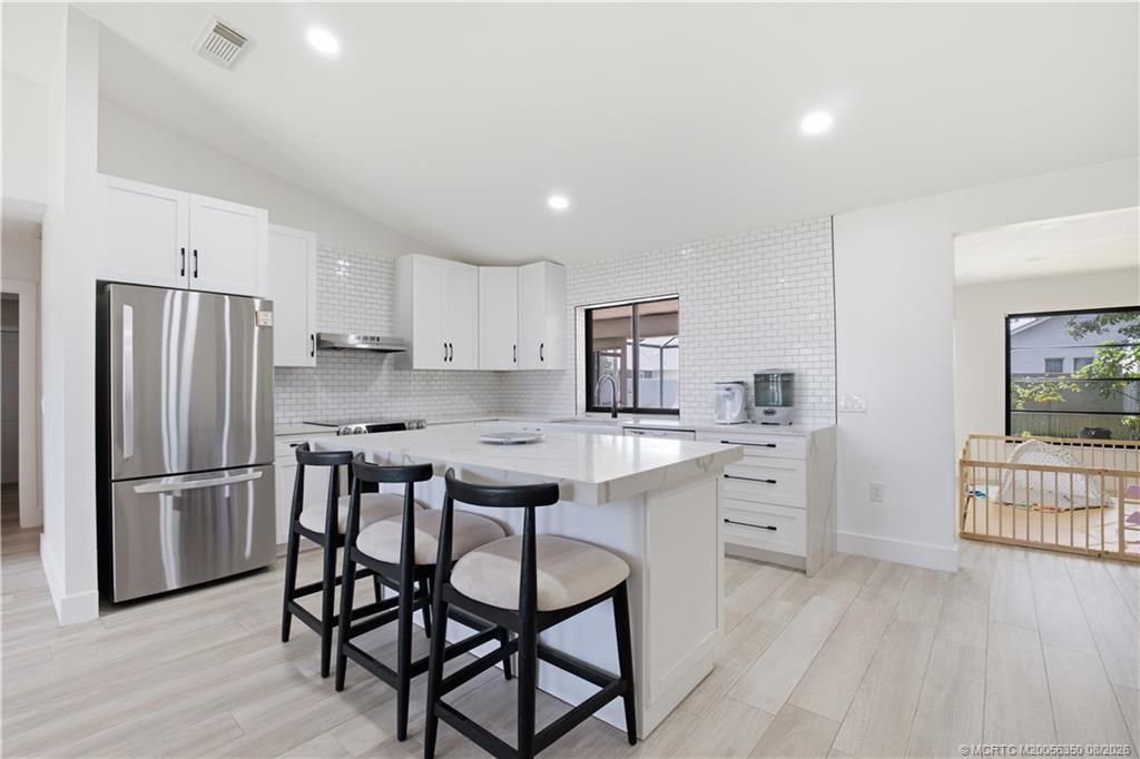822 SE Cavern Avenue, Port Saint Lucie, FL 34983 Photo