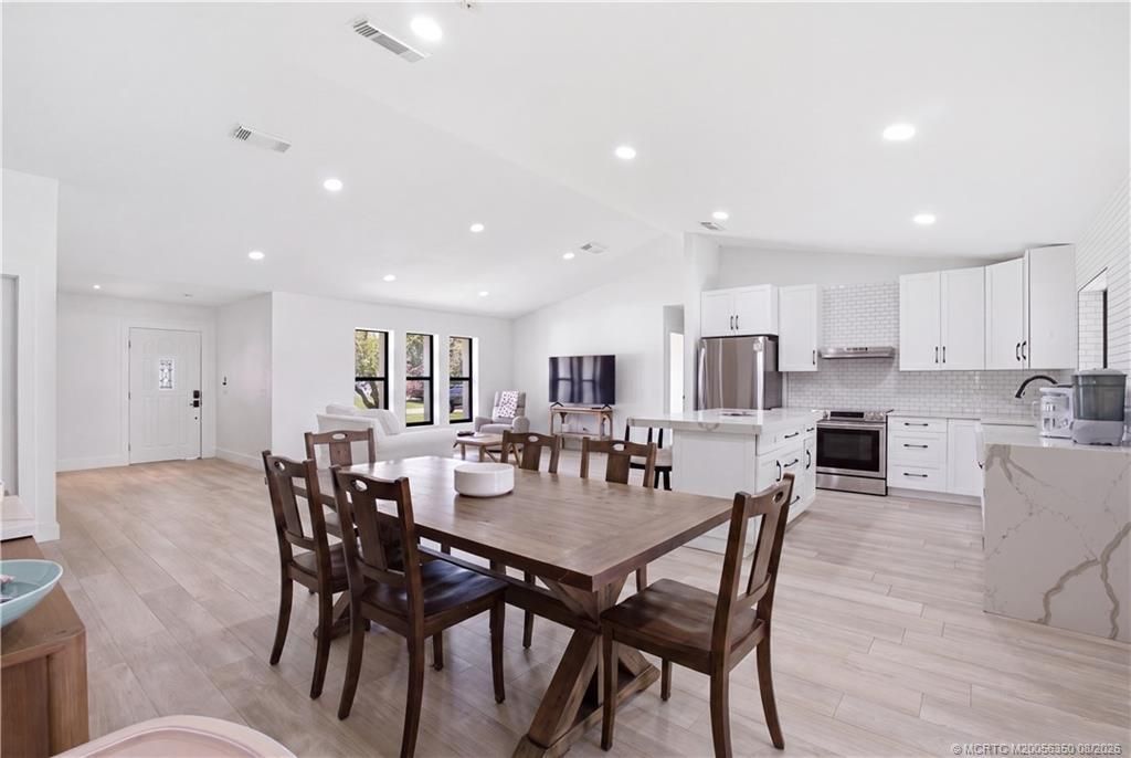 822 SE Cavern Avenue, Port Saint Lucie, FL 34983 Photo