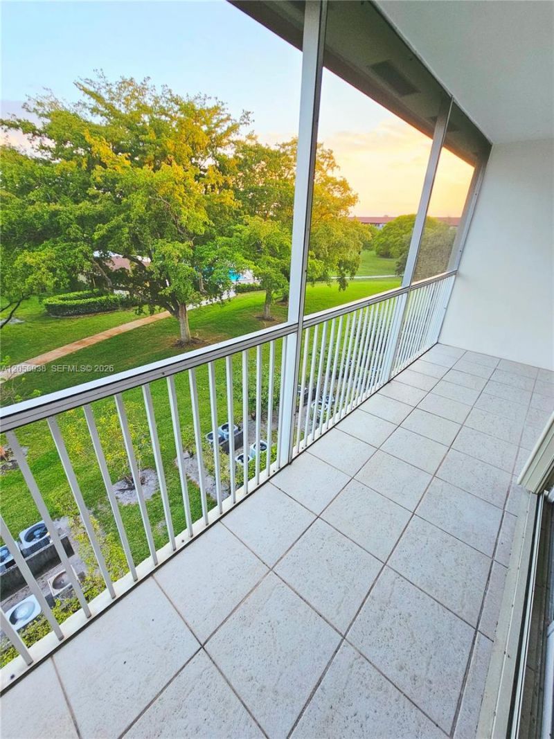 13250 SW 7th Ct, Unit 402L, Pembroke Pines, FL 33027 Photo