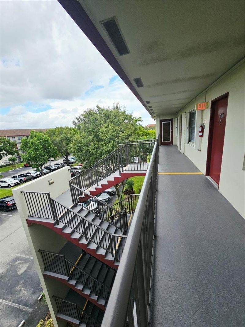 13250 SW 7th Ct, Unit 402L, Pembroke Pines, FL 33027 Photo