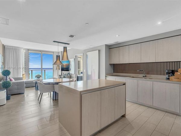 4010 S Ocean Dr , Unit R3305, Hollywood, FL 33019