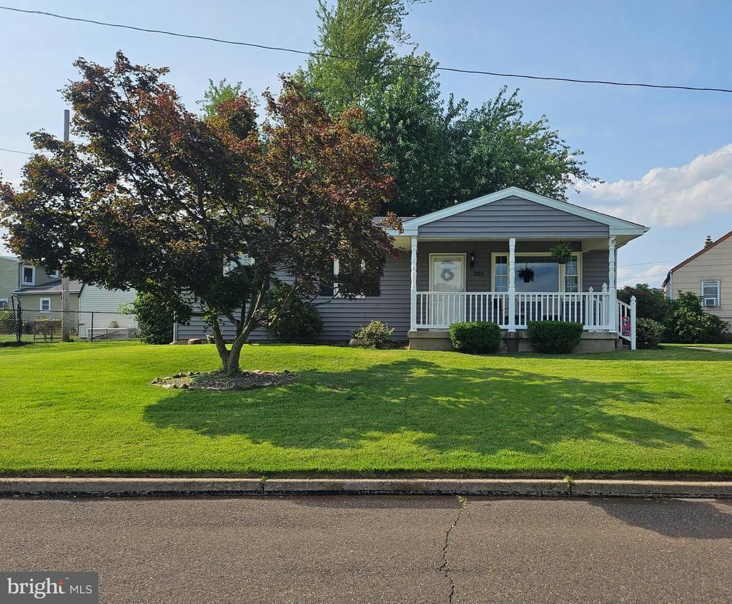 2015 SUMMIT AVENUE , CROYDON, PA 19021