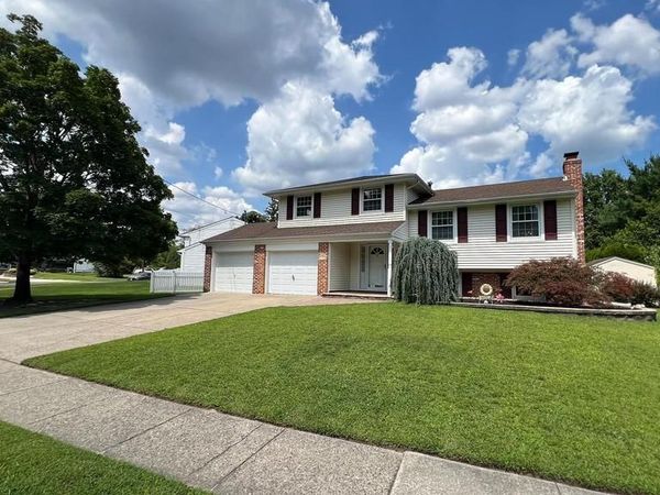 17 SLEEPY HOLLOW ROAD, STRATFORD, NJ 08084