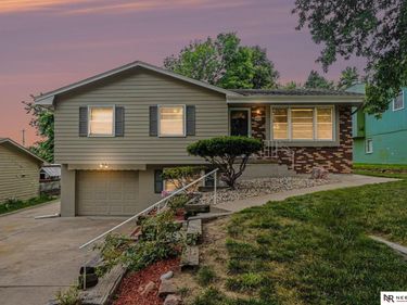 9225 Spaulding Street, Omaha, NE 68134