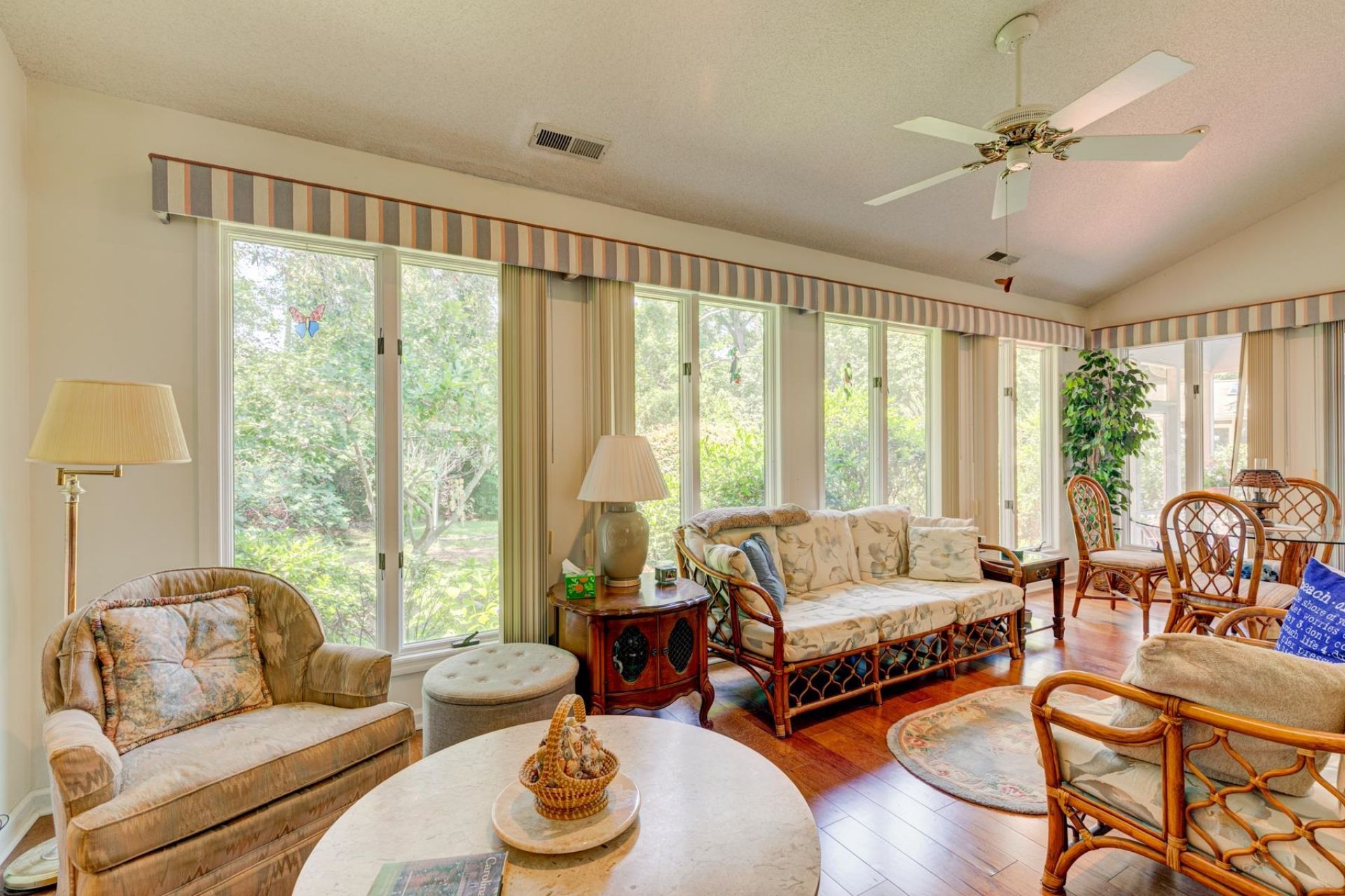 466 Country Club Dr. Photo 17