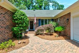 466 Country Club Dr. photo 4