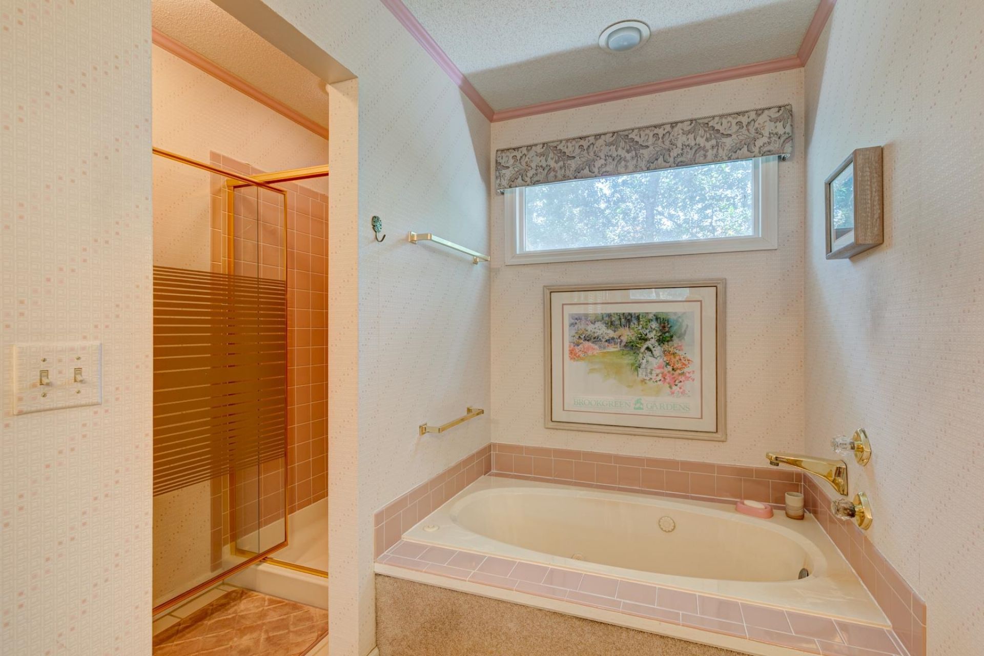 466 Country Club Dr. Photo 27