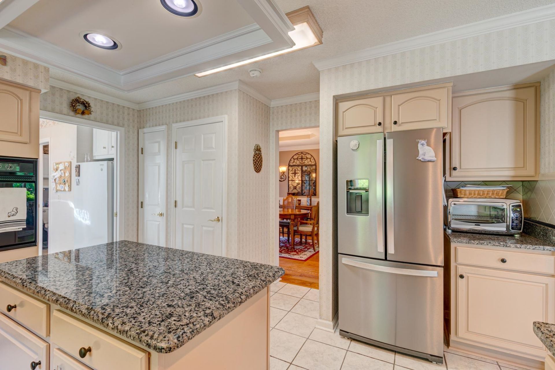 466 Country Club Dr. Photo 29