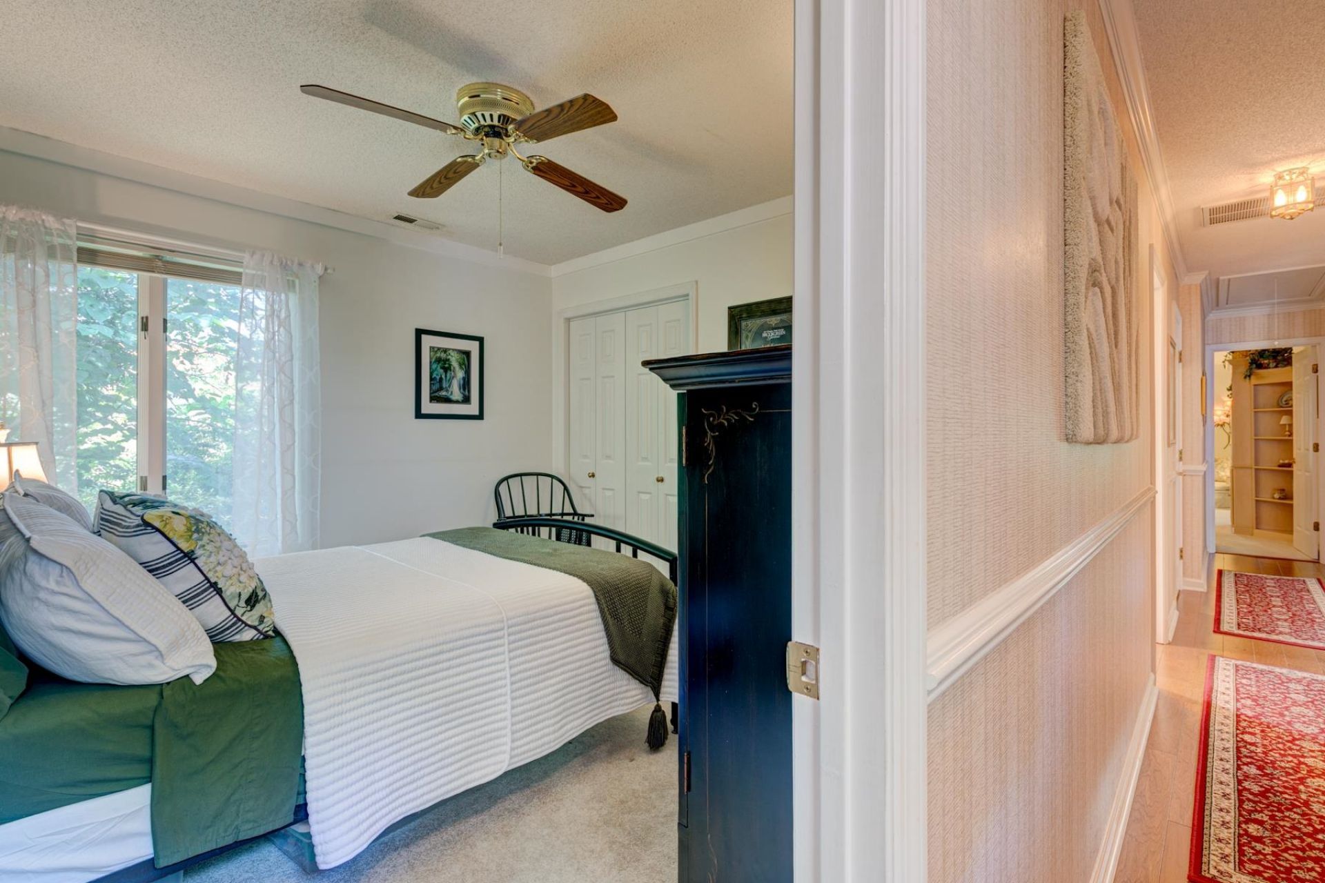 466 Country Club Dr. Photo 30