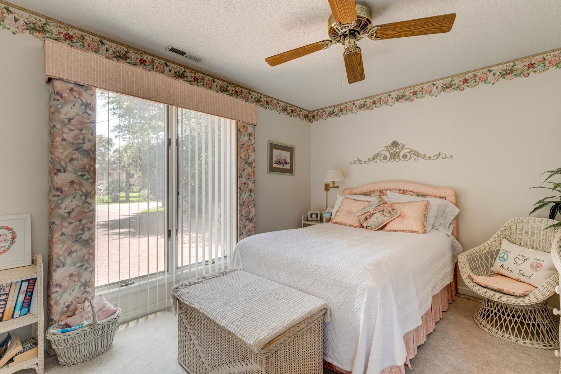 466 Country Club Dr. Photo 36