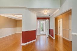 466 Country Club Dr. photo 4