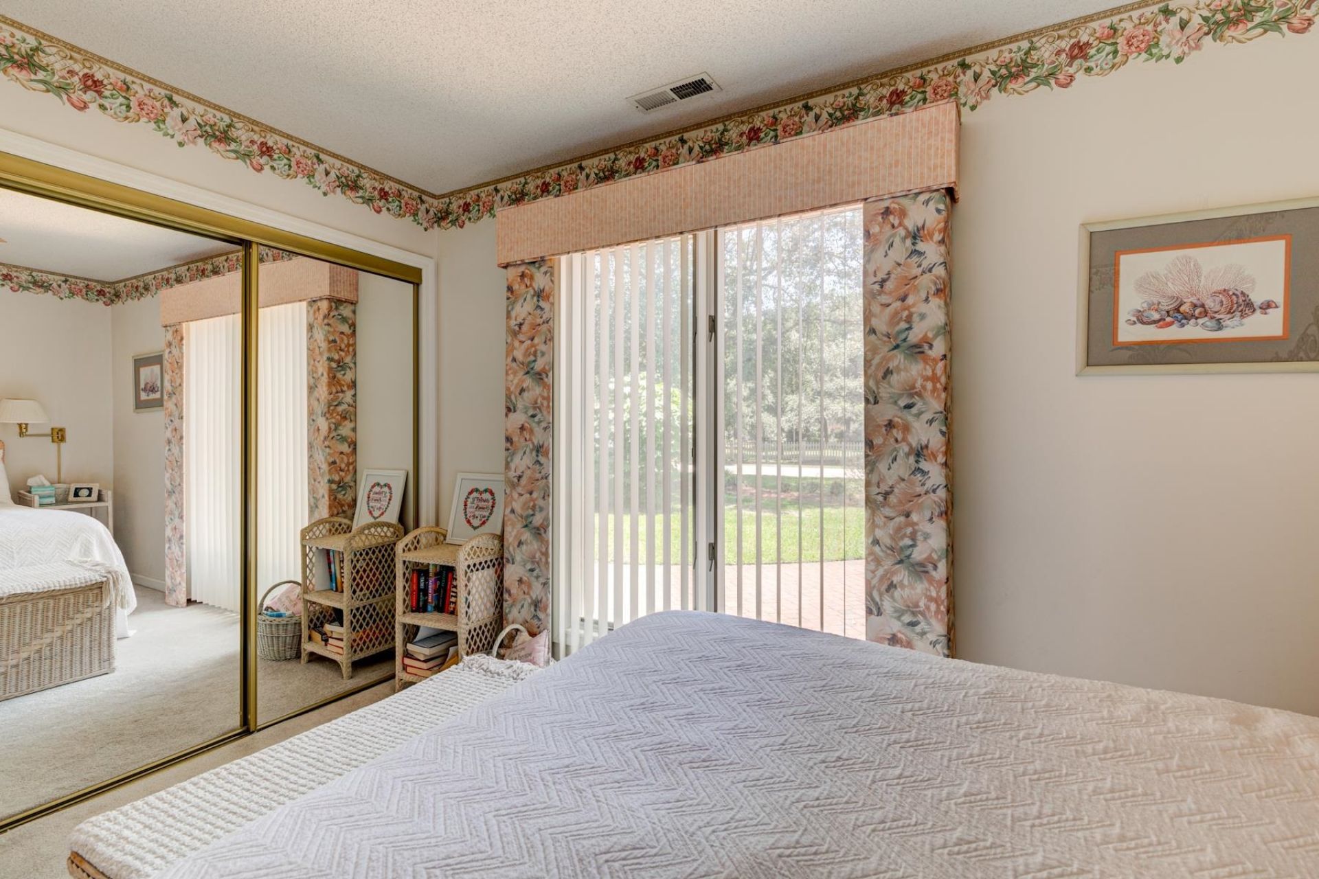 466 Country Club Dr. Photo 49